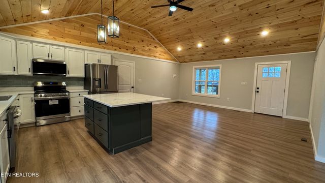 404 High St, Elgin, TN 37732