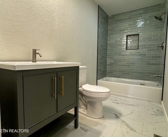 404 High St, Elgin, TN 37732