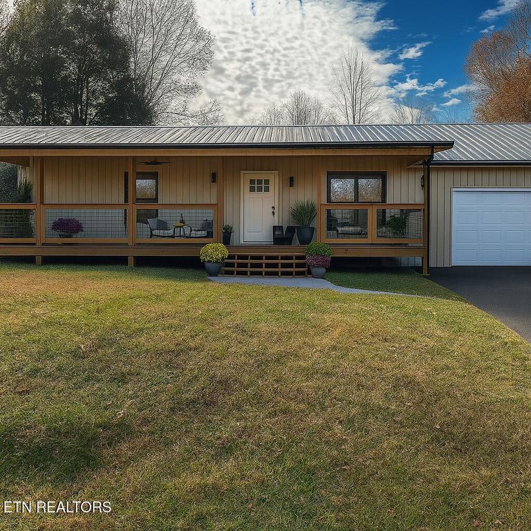 404 High St, Elgin, TN 37732