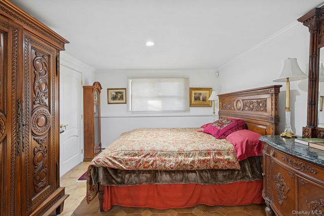 42 Tanners Neck Lane, Westhampton, NY 11977