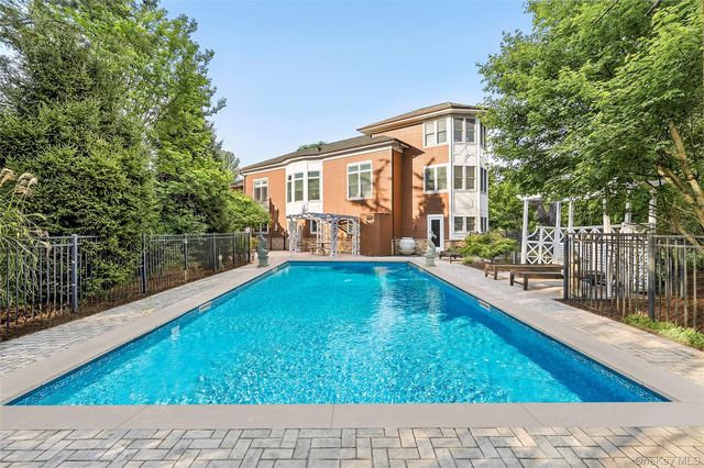 42 Tanners Neck Lane, Westhampton, NY 11977