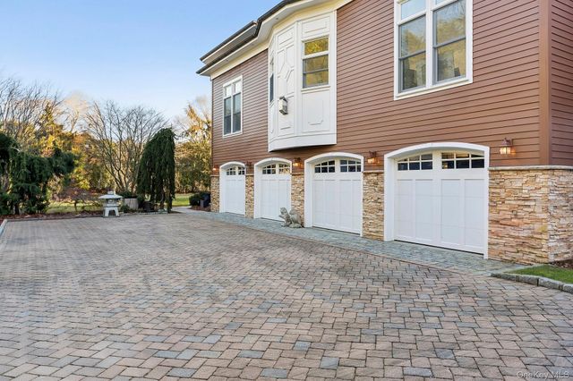 42 Tanners Neck Lane, Westhampton, NY 11977