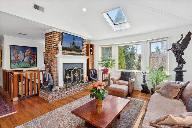 42 Tanners Neck Lane, Westhampton, NY 11977