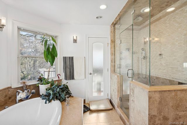 42 Tanners Neck Lane, Westhampton, NY 11977