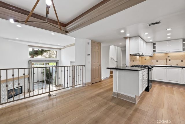 380 W Wilson E105, Costa Mesa, CA 92627