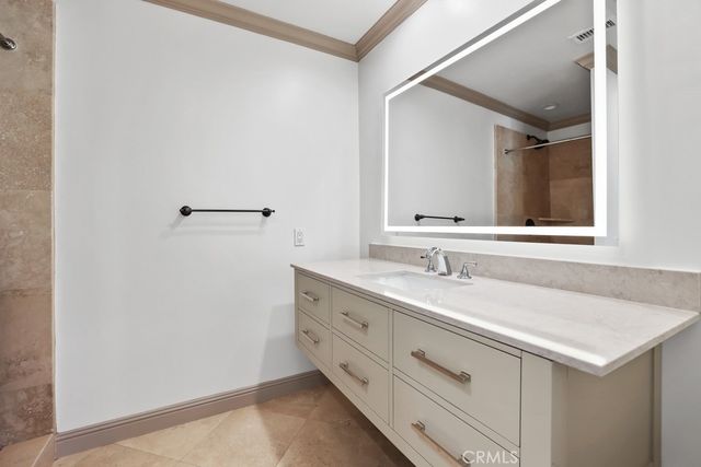 380 W Wilson E105, Costa Mesa, CA 92627