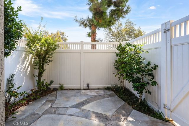 380 W Wilson E105, Costa Mesa, CA 92627