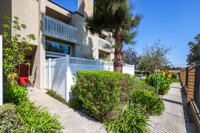 380 W Wilson E105, Costa Mesa, CA 92627