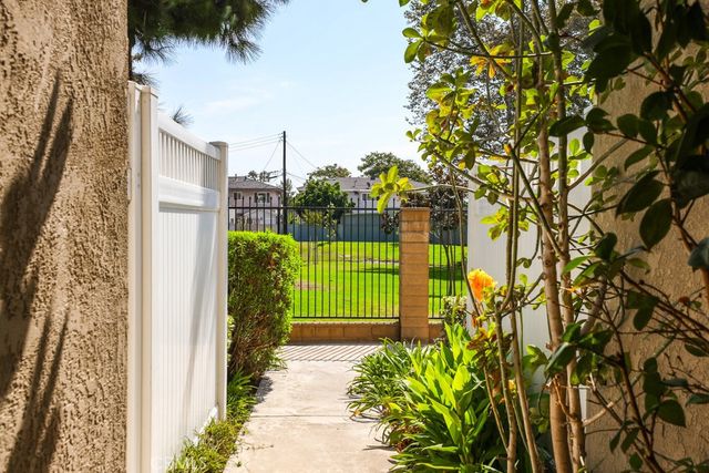 380 W Wilson E105, Costa Mesa, CA 92627