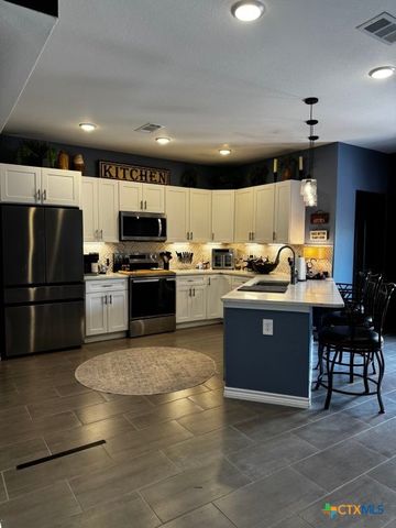 626 Hillclimb, Canyon Lake, TX 78133