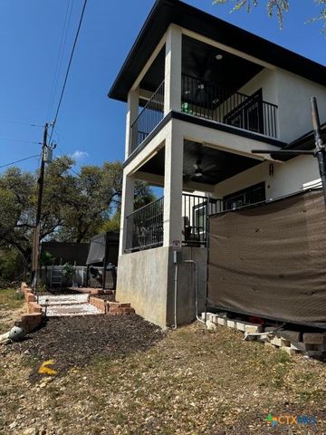 626 Hillclimb, Canyon Lake, TX 78133