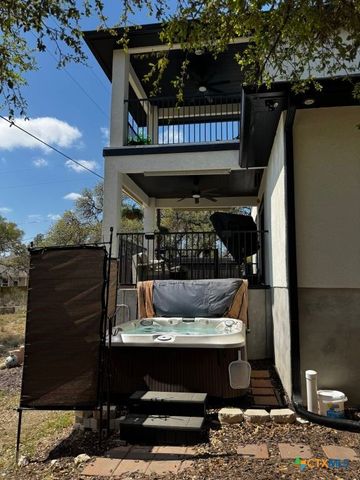 626 Hillclimb, Canyon Lake, TX 78133