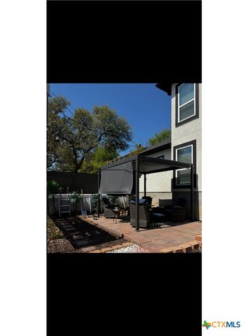 626 Hillclimb, Canyon Lake, TX 78133