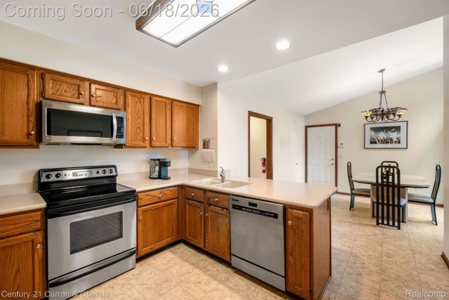 37600 N Laurel Park Drive, Livonia, MI 48152