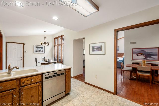 37600 N Laurel Park Drive, Livonia, MI 48152