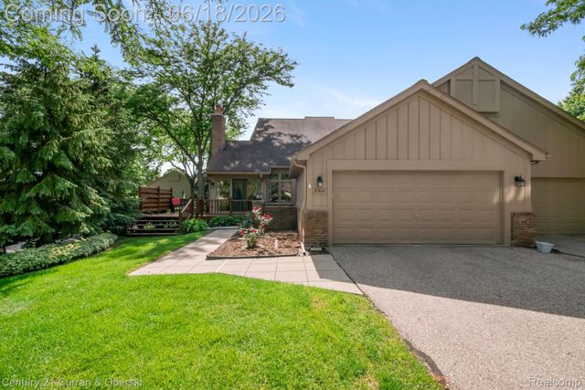 37600 N Laurel Park Drive, Livonia, MI 48152