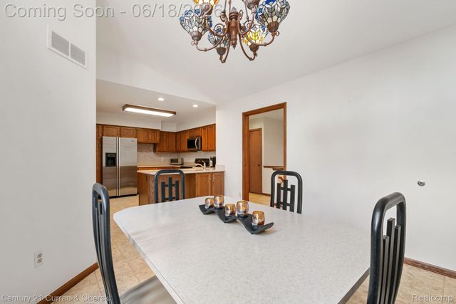 37600 N Laurel Park Drive, Livonia, MI 48152