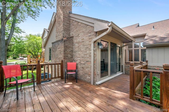 37600 N Laurel Park Drive, Livonia, MI 48152