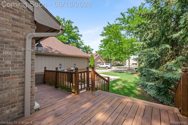 37600 N Laurel Park Drive, Livonia, MI 48152