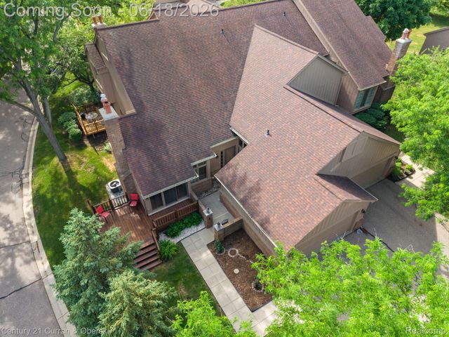 37600 N Laurel Park Drive, Livonia, MI 48152