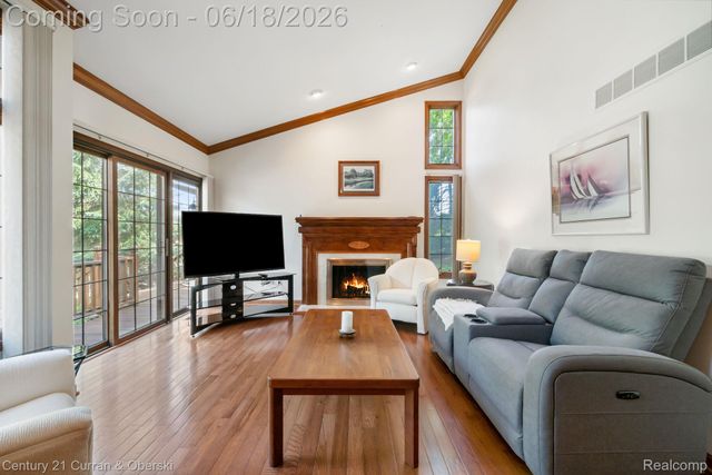 37600 N Laurel Park Drive, Livonia, MI 48152