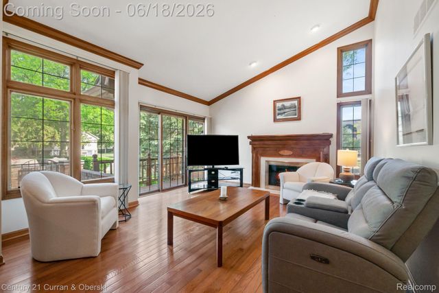 37600 N Laurel Park Drive, Livonia, MI 48152