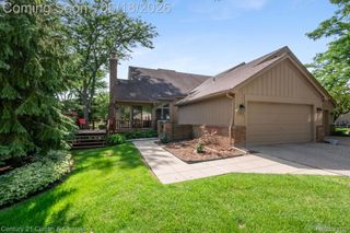 37600 N Laurel Park Drive, Livonia, MI 48152