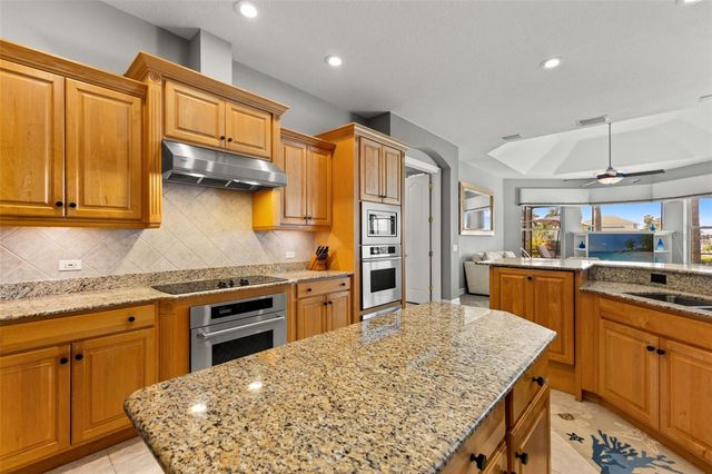 1105 3RD STREET E, Palmetto, FL 34221