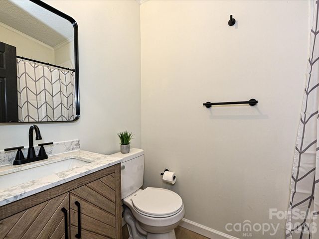 190 Ridge Creek Drive, Troutman, NC 28166