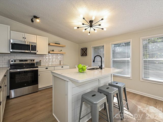 190 Ridge Creek Drive, Troutman, NC 28166