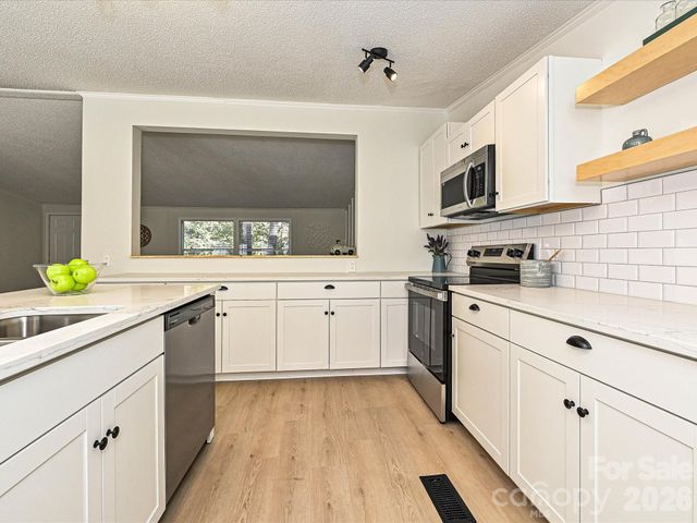 190 Ridge Creek Drive, Troutman, NC 28166