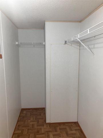 509 E Glenn Street, Bellville, TX 77418