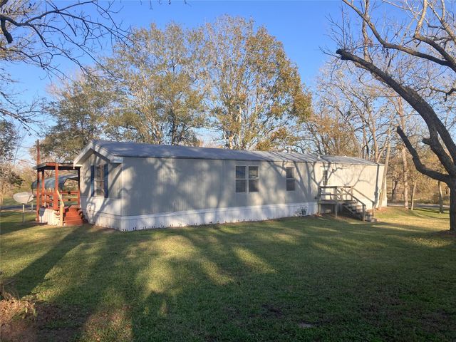 509 E Glenn Street, Bellville, TX 77418