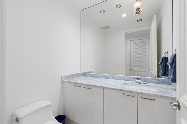 701 SE 21st Avenue 109, Deerfield Beach, FL 33441