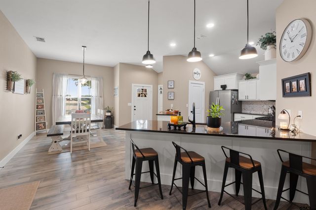 16210 Crossing Circle, Lindale, TX 75771