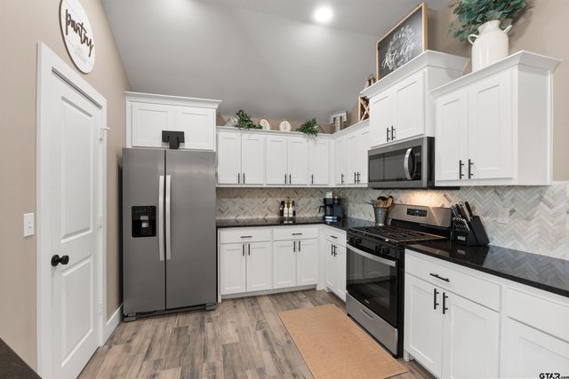 16210 Crossing Circle, Lindale, TX 75771