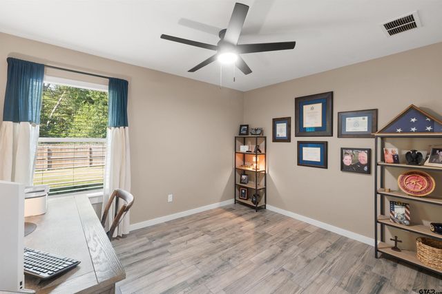 16210 Crossing Circle, Lindale, TX 75771