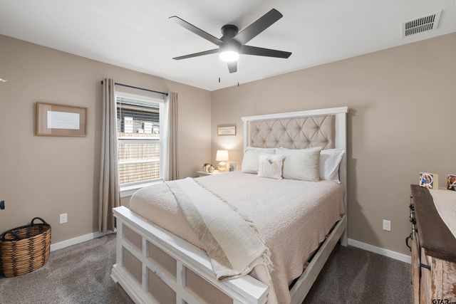 16210 Crossing Circle, Lindale, TX 75771