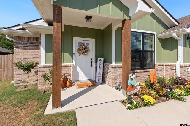 16210 Crossing Circle, Lindale, TX 75771