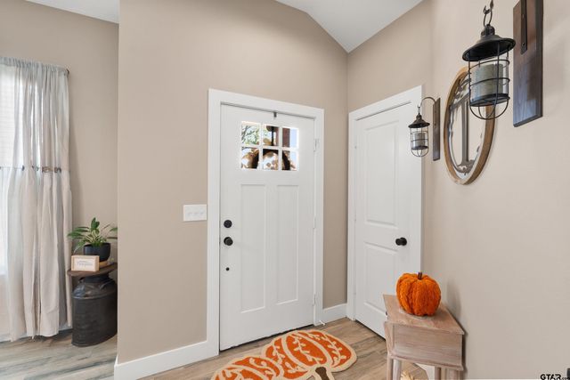 16210 Crossing Circle, Lindale, TX 75771