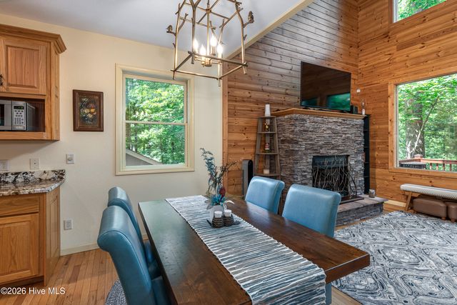 801 Village Road, Murphy, NC 28906