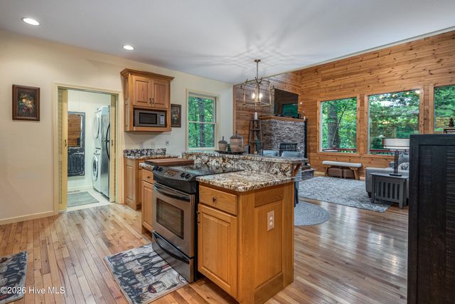 801 Village Road, Murphy, NC 28906