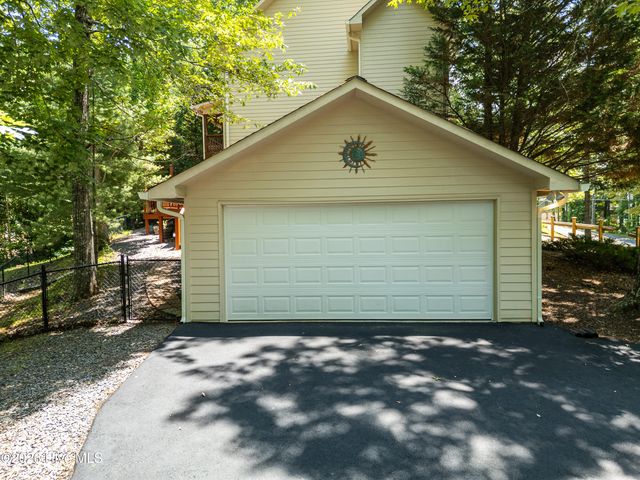 801 Village Road, Murphy, NC 28906