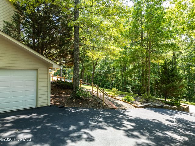801 Village Road, Murphy, NC 28906