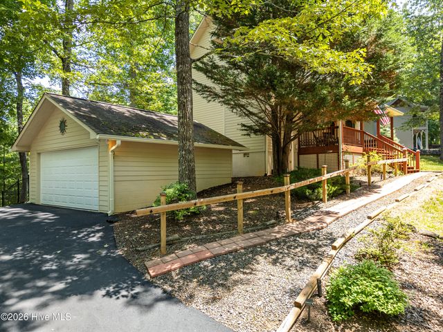 801 Village Road, Murphy, NC 28906