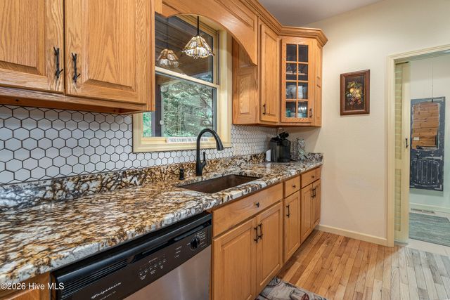 801 Village Road, Murphy, NC 28906