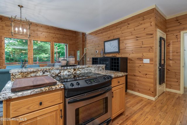 801 Village Road, Murphy, NC 28906