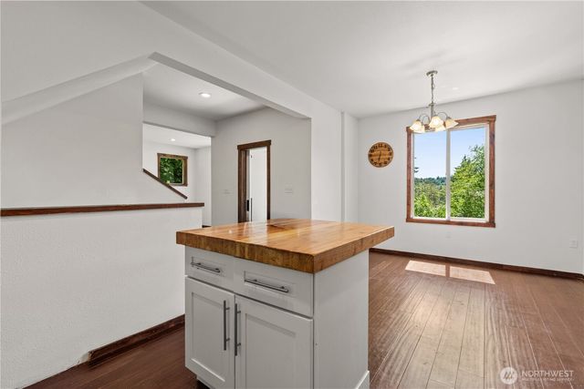 291 E Shorecrest Drive, Shelton, WA 98584