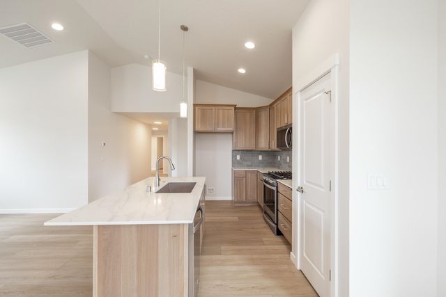12235 N Dupont Dr, Spokane, WA 99218