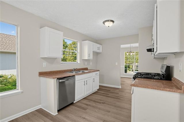 2640 Rolling Hills Way, Conyers, GA 30094